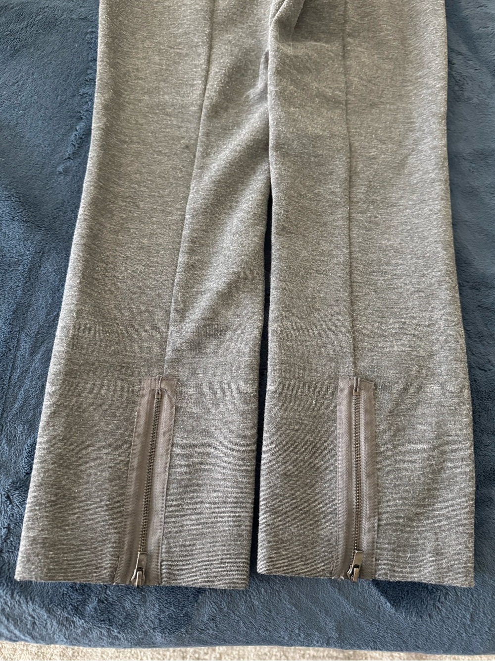 New York & Company Gray Knit Stretch Pants with Ankle Zippers Size 2 - Picture 5 of 6
